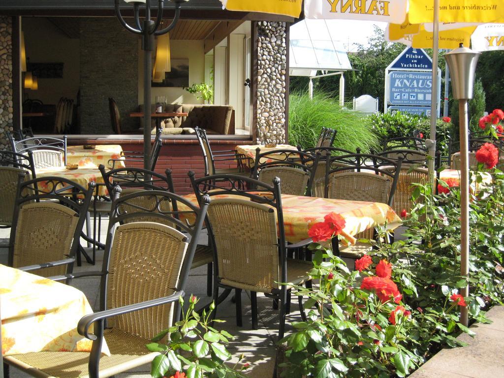 Hotel Knaus Am Hafen 울딘겐물호펜 외부 사진