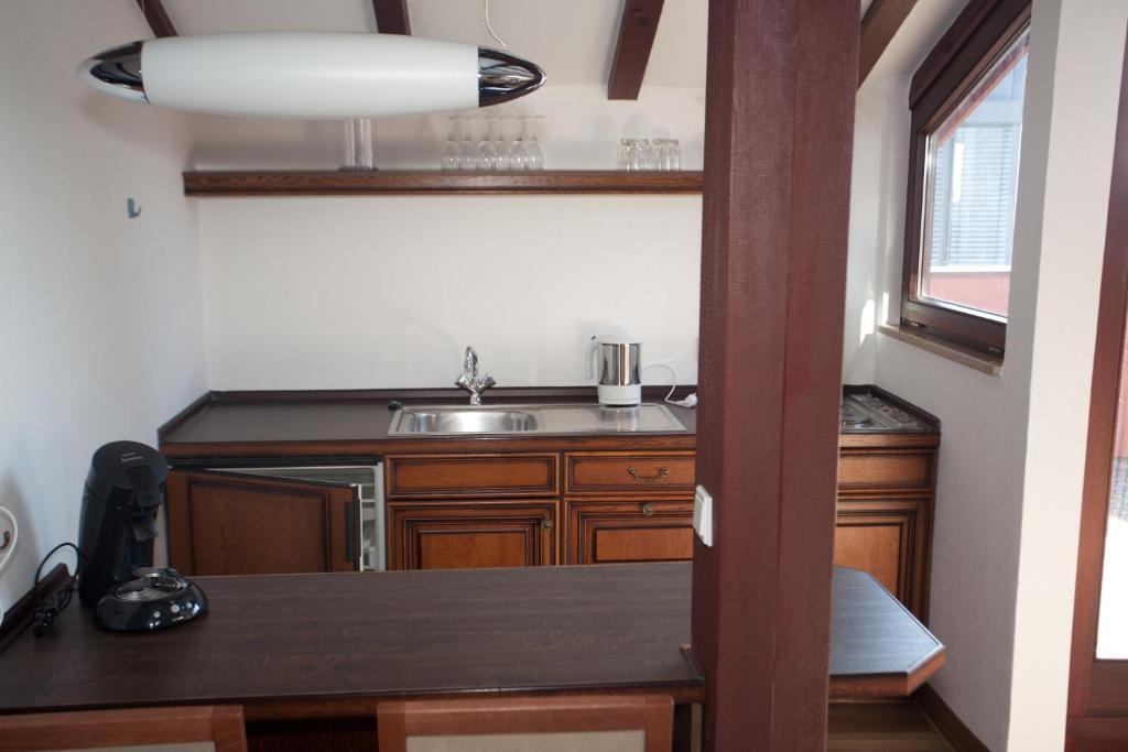 Hotel Knaus Am Hafen 울딘겐물호펜 객실 사진