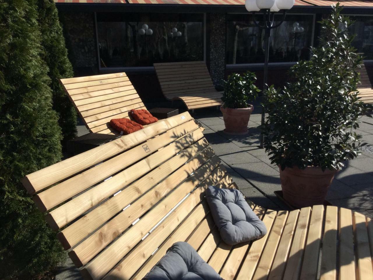 Hotel Knaus Am Hafen 울딘겐물호펜 외부 사진