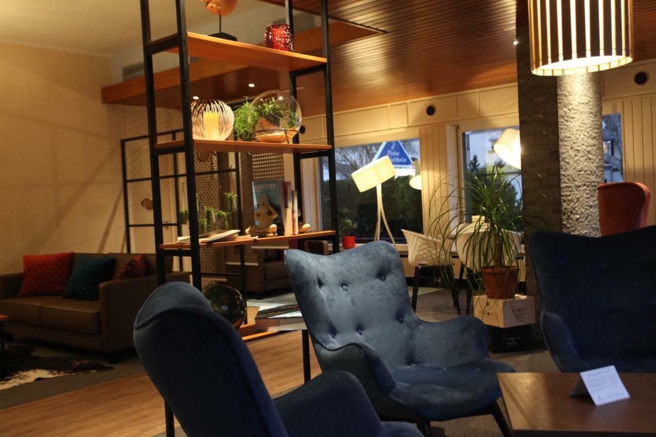 Hotel Knaus Am Hafen 울딘겐물호펜 외부 사진